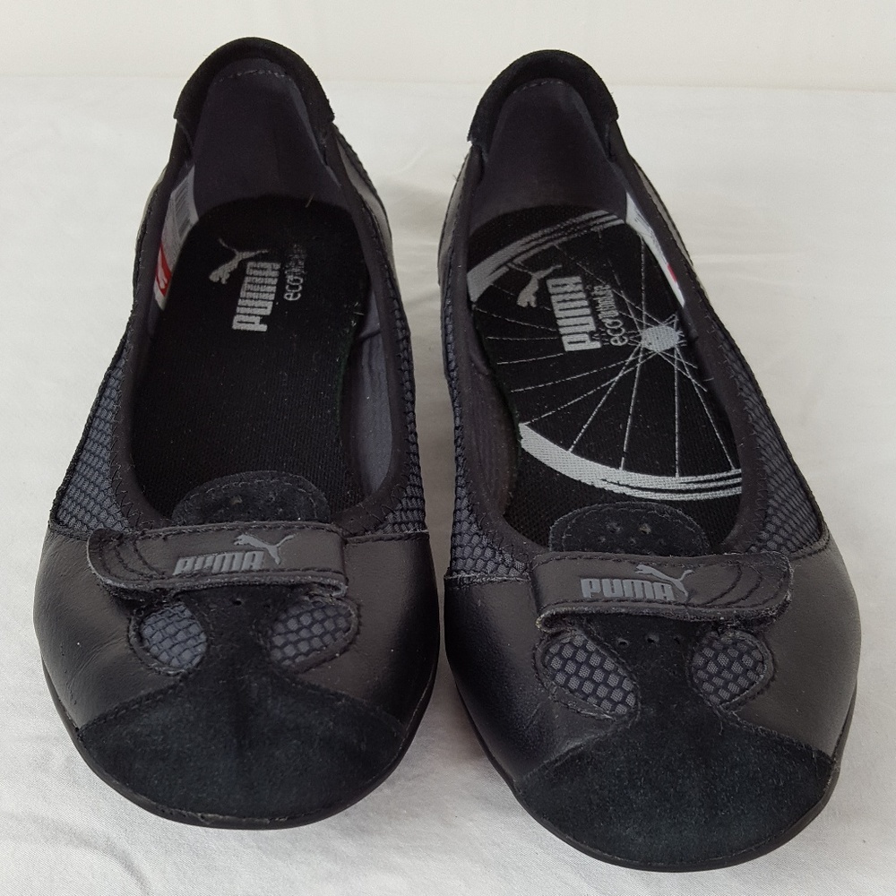 Puma Women's Flat shoes